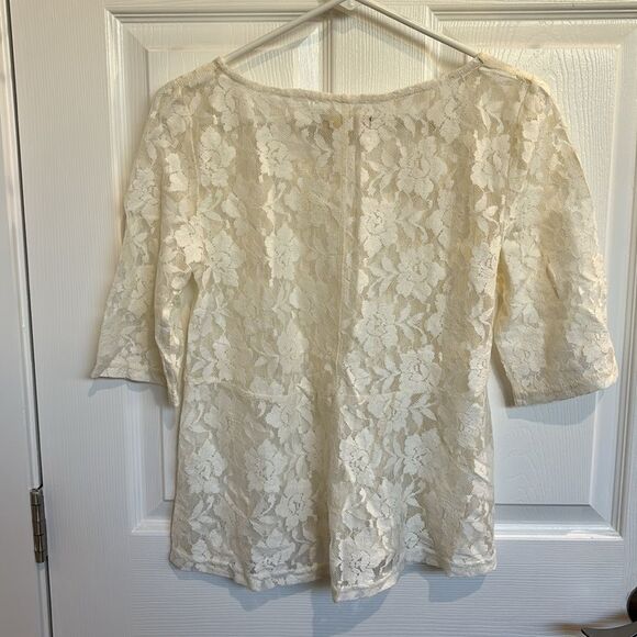 White lace top - Picture 4 of 6